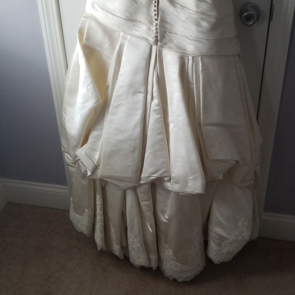 100% pure silk wedding gown - Picture 6 of 8